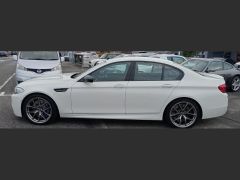 Photo of the vehicle BMW M5