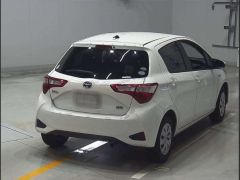 Photo of the vehicle Toyota Vitz