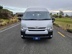 Photo of the vehicle Toyota HiAce