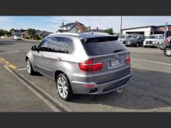 Photo of the vehicle BMW X5