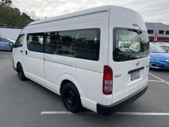 Photo of the vehicle Toyota HiAce