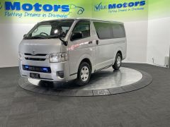 Photo of the vehicle Toyota HiAce