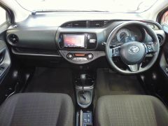 Photo of the vehicle Toyota Vitz