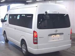 Photo of the vehicle Toyota HiAce