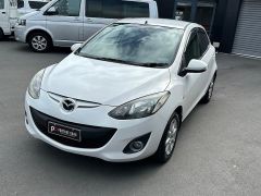 Photo of the vehicle Mazda Demio