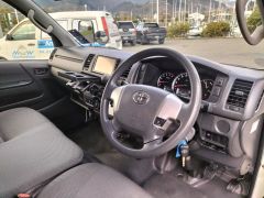 Photo of the vehicle Toyota HiAce