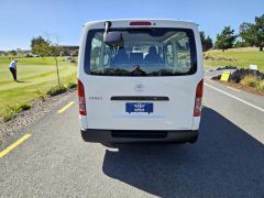 Photo of the vehicle Toyota HiAce