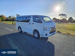 Photo of the vehicle Toyota HiAce