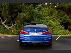 Photo of the vehicle BMW M5