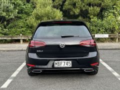 Photo of the vehicle Volkswagen Golf