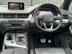 Photo of the vehicle Audi Q7