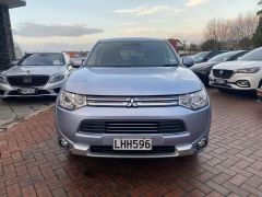 Photo of the vehicle Mitsubishi Outlander