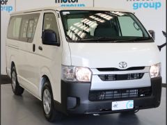 Photo of the vehicle Toyota HiAce