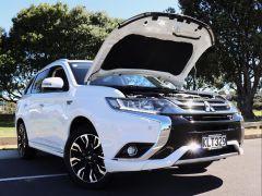 Photo of the vehicle Mitsubishi Outlander