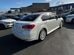 Photo of the vehicle Subaru Legacy