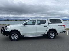 Photo of the vehicle Mitsubishi Triton