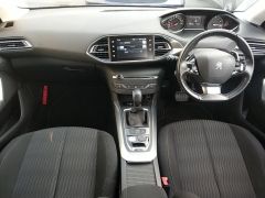 Photo of the vehicle Peugeot 308