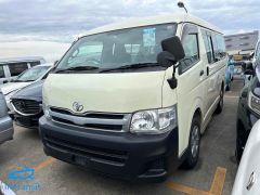 Photo of the vehicle Toyota HiAce