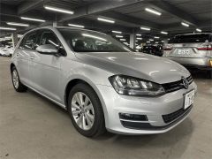 Photo of the vehicle Volkswagen Golf