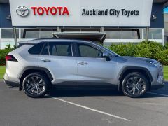 Photo of the vehicle Toyota RAV4