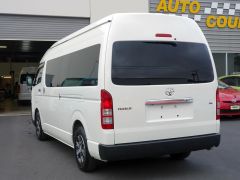 Photo of the vehicle Toyota HiAce