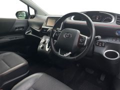 Photo of the vehicle Toyota Sienta