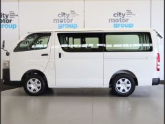 Photo of the vehicle Toyota HiAce