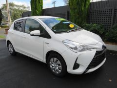 Photo of the vehicle Toyota Vitz