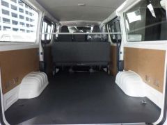 Photo of the vehicle Toyota HiAce