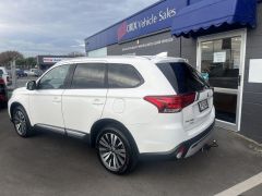 Photo of the vehicle Mitsubishi Outlander