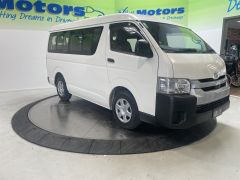 Photo of the vehicle Toyota HiAce