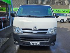 Photo of the vehicle Toyota HiAce