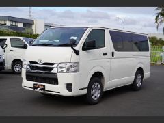 Photo of the vehicle Toyota HiAce