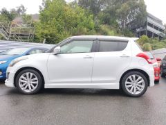 Photo of the vehicle Suzuki Swift