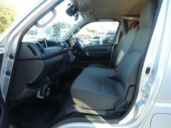 Photo of the vehicle Toyota HiAce