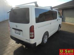 Photo of the vehicle Toyota HiAce