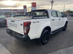 Photo of the vehicle Isuzu D-Max