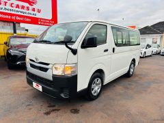 Photo of the vehicle Toyota HiAce