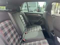 Photo of the vehicle Volkswagen Golf GTI