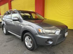 Photo of the vehicle Mitsubishi Outlander