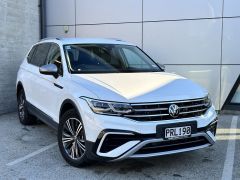 Photo of the vehicle Volkswagen Tiguan