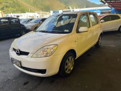 Photo of the vehicle Mazda Demio