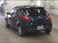 Photo of the vehicle Mazda Demio