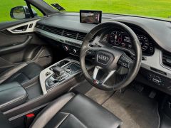 Photo of the vehicle Audi Q7