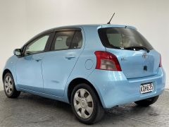 Photo of the vehicle Toyota Vitz