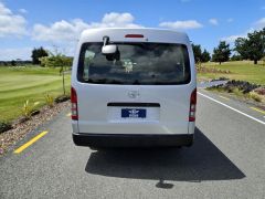 Photo of the vehicle Toyota HiAce