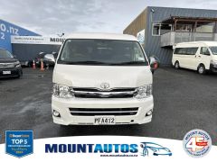 Photo of the vehicle Toyota HiAce