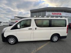 Photo of the vehicle Toyota HiAce