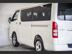 Photo of the vehicle Toyota HiAce