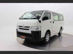 Photo of the vehicle Toyota HiAce